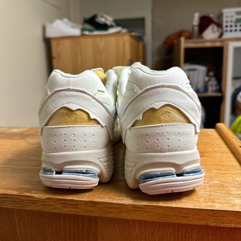 Never Worn , US Men’s 10.5

New Balance 2002r ( Sea Salt ) - Picture 5 of 6